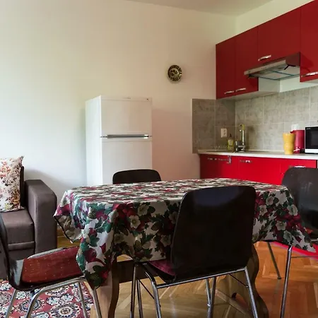 Liana Guest house 3*