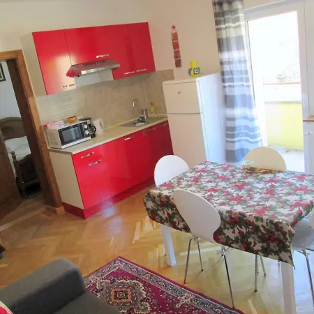 Liana Guest house